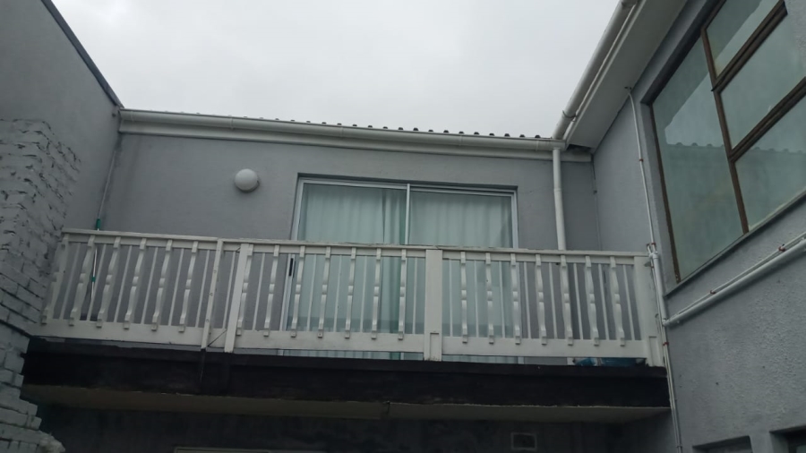 12 Bedroom Property for Sale in Lansdowne Western Cape